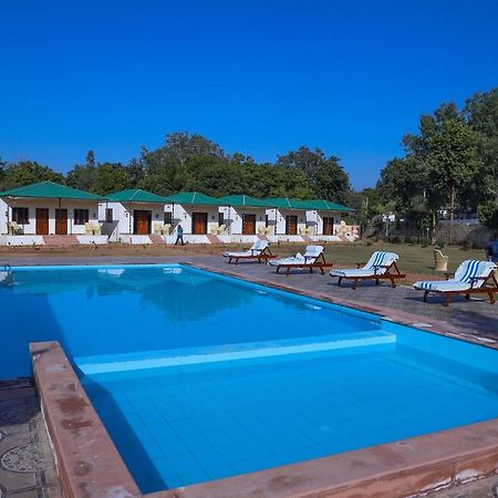 Hotel Yash Vilas Савай-Мадгопур Екстер'єр фото