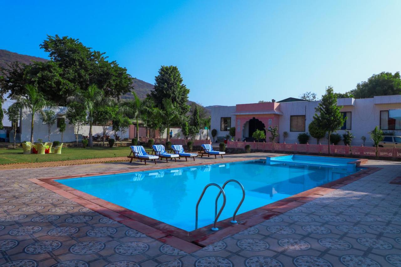 Hotel Yash Vilas Савай-Мадгопур Екстер'єр фото