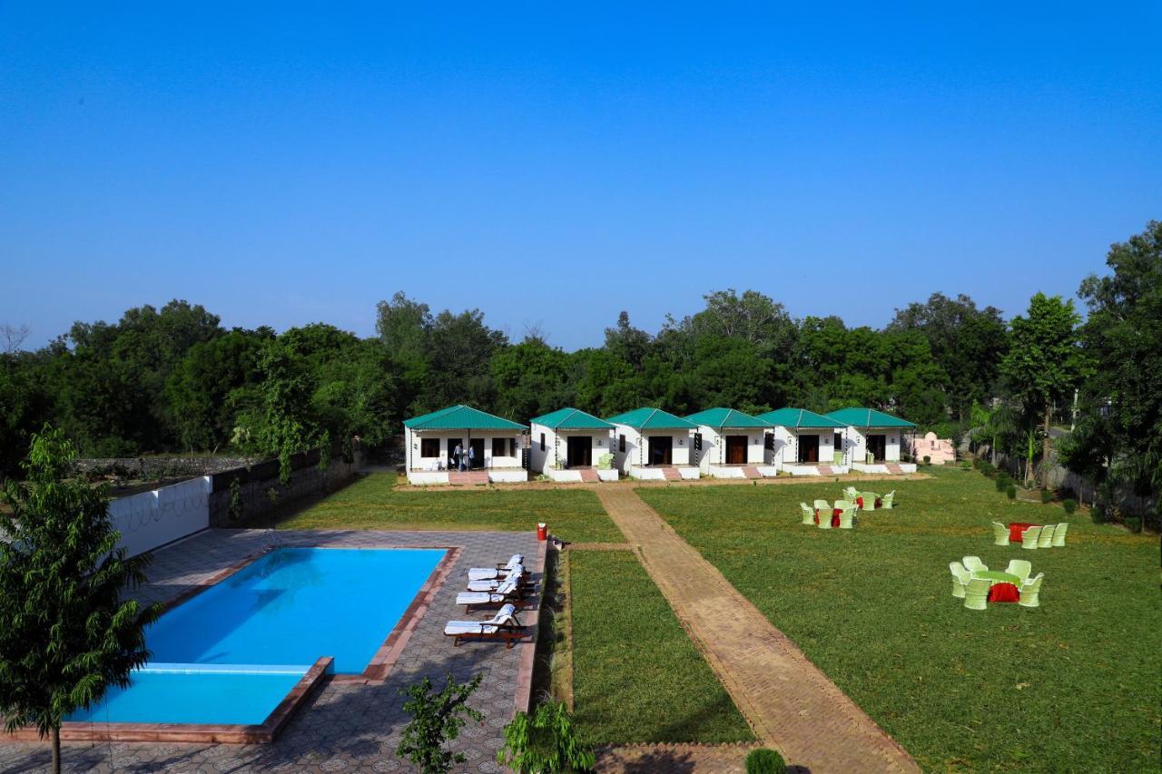 Hotel Yash Vilas Савай-Мадгопур Екстер'єр фото
